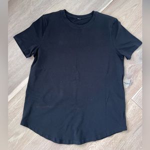 Lululemon love crew tee black size 4 (pre-loved)
